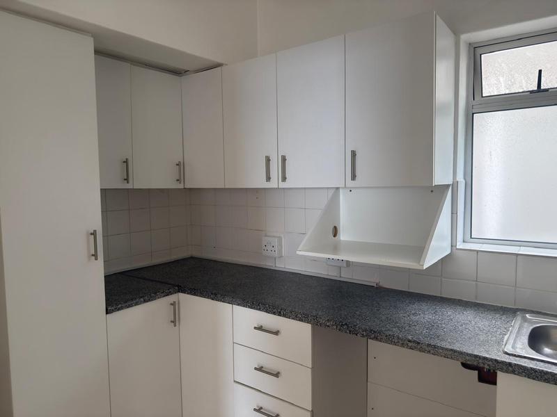 To Let 2 Bedroom Property for Rent in Bantry Bay Western Cape